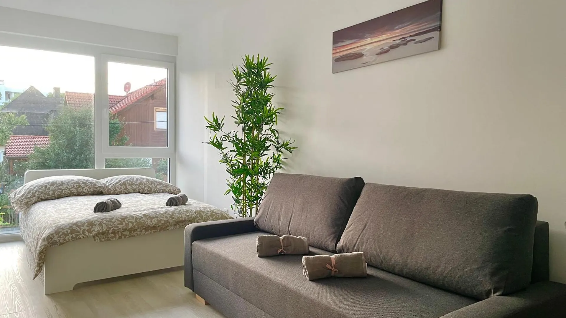 New - Free Parking - Balcony Apartment Viena
